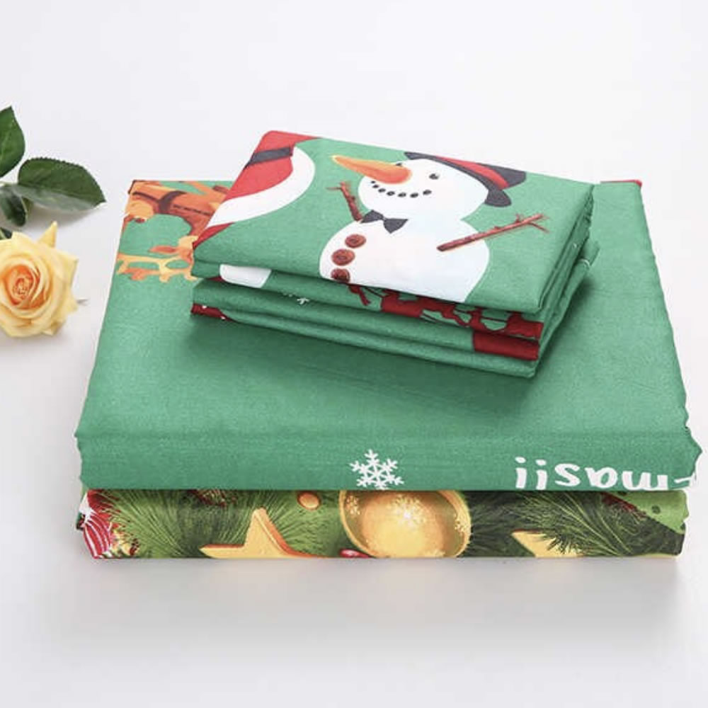 Christmas Bedding Set, Queen 4 Piece Set: image 2