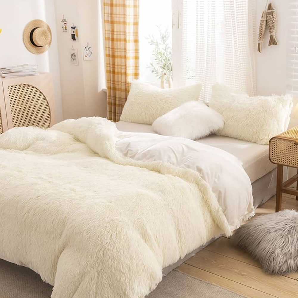 Luxury Plush Shaggy Bedding Set, White / King 4 Piece Set